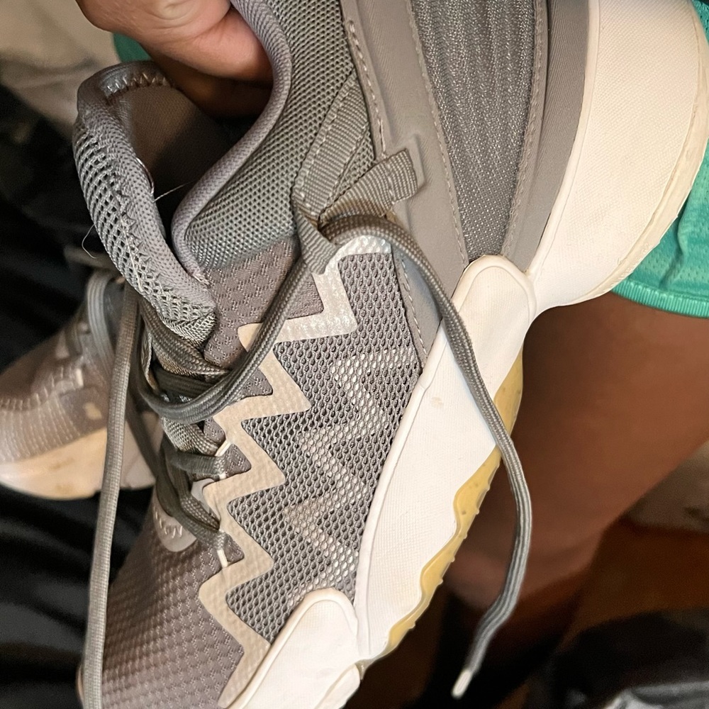Donovan Mitchell Basketball shoes